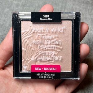 Wet n Wild MegaGlo Highlighter in Blossom Glow